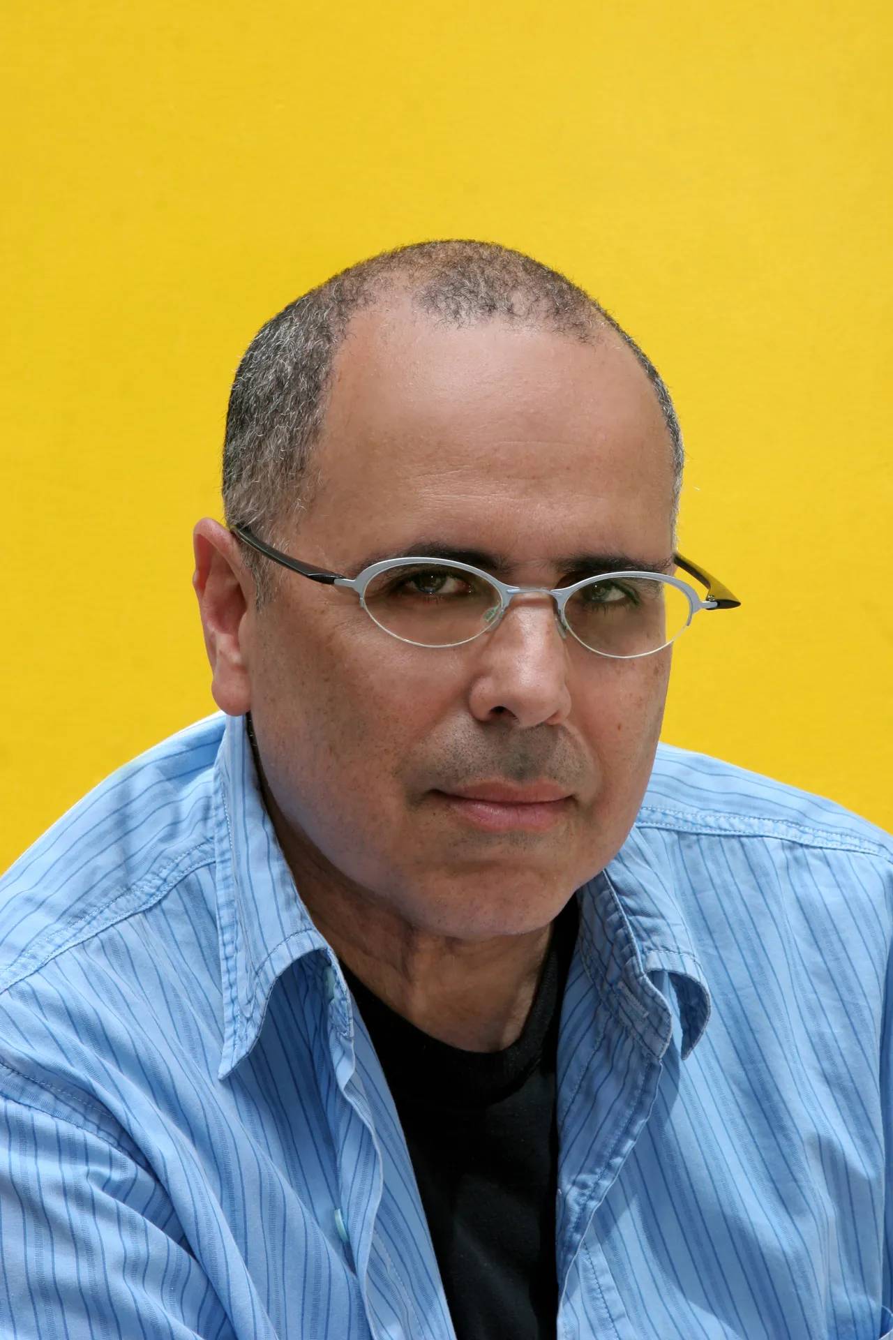 רוני ניניו - תמונה ממוזערת 2