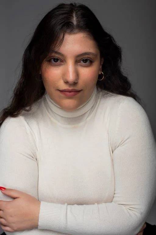 סוגנד שרה פאחרי - תמונה ממוזערת 3