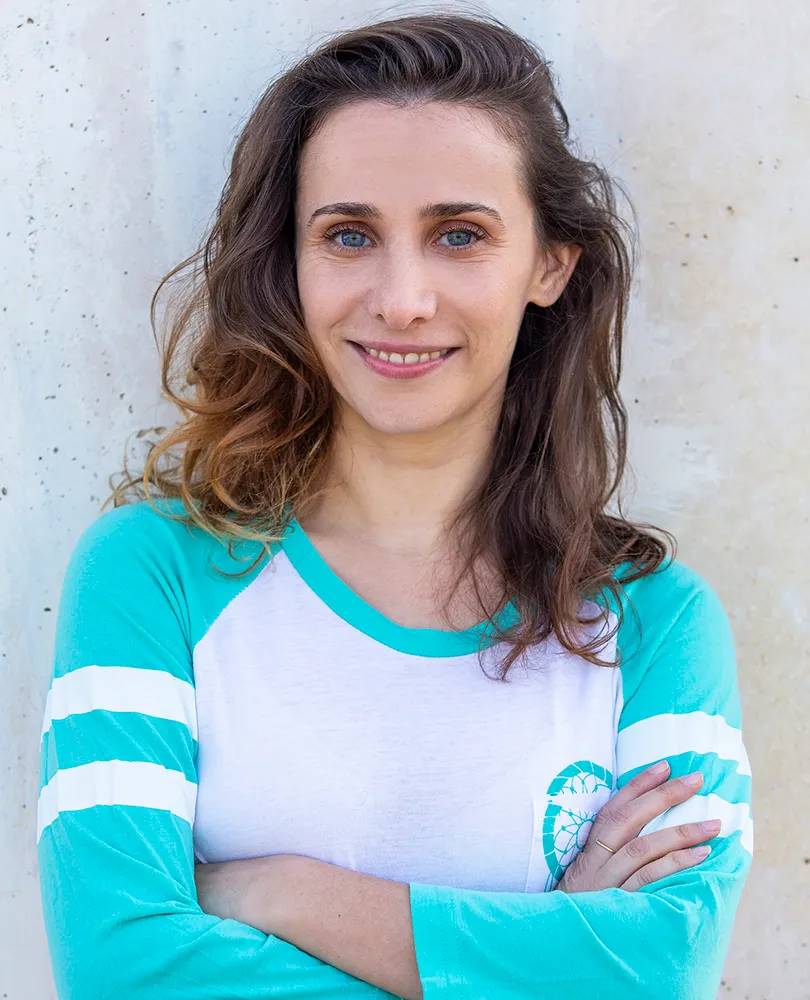 דבי לוין - תמונה ממוזערת 3